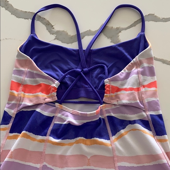 Lululemon Dancing Warrior Tank size 6 - Picture 3 of 6